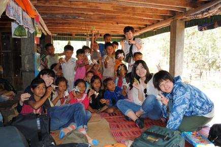 カンボジアの子供たちのために募金を集めています！！