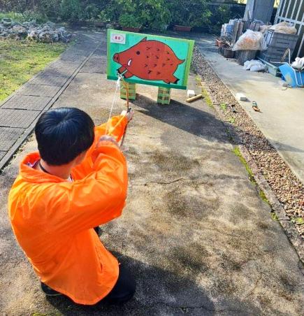 弓矢体験の的の強度チェック