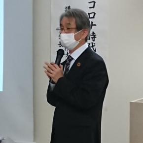 話題提供を行う合田学長