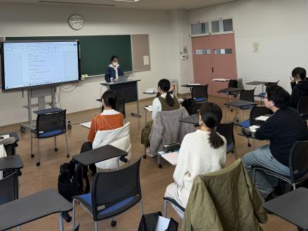 先輩ピアチューターによる研修会の様子①