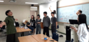 培材大学学生との交流の様子