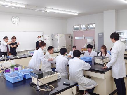 実験室撮影の様子