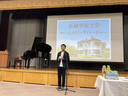 青柳先生による乾杯の挨拶🍷