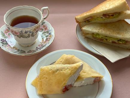 カフェを意識して、反逆光と柔らかい光になるように撮りました。