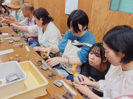 採れたてのきくらげを試食、とてもおいしかったです！