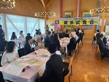 色麻町農業伝習館 食堂での新米試食会全体の様子
