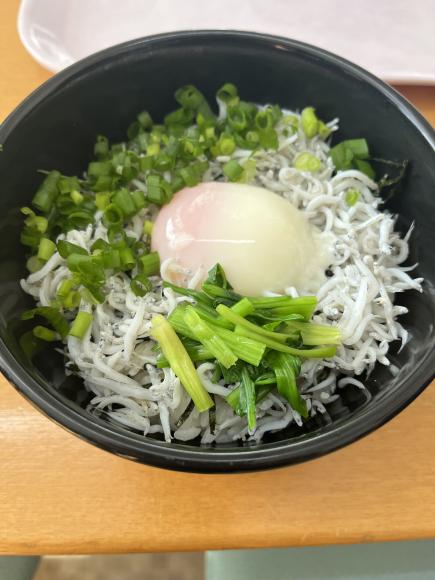 「北限のしらす」閖上釜あげシラス丼 仙台せり添え