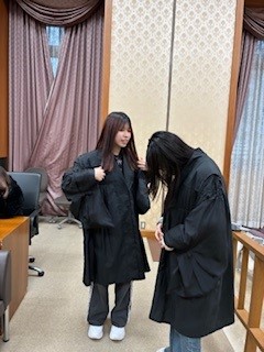 裁判官用法服の試着