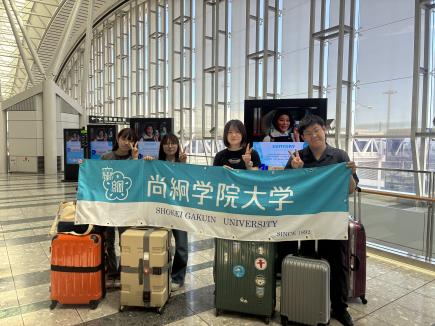 仙台空港にて
