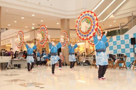 民俗舞踊クラブもくもくによる演舞