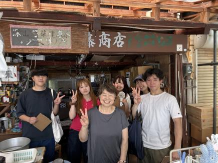 インタビューさせて頂いたご店主と記念撮影