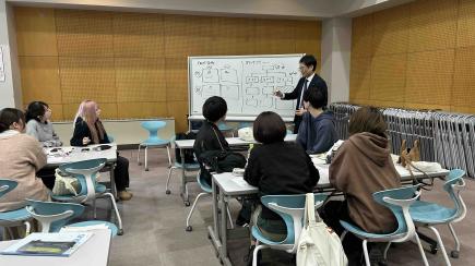 グループワークに取り組む秋田県グループ