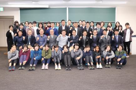 2019年3月　名古屋での学会にて　（3列目中央右が私）