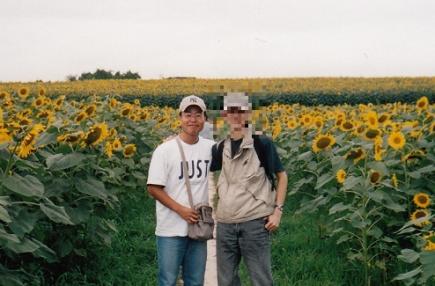 チューターの日本人学生と, 2001年