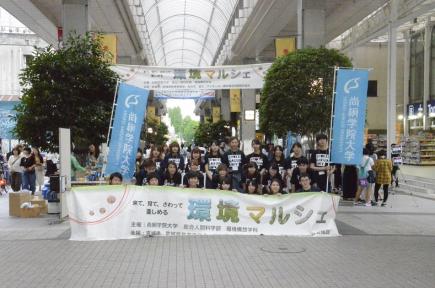 今年もたくさんの学生がスタッフに